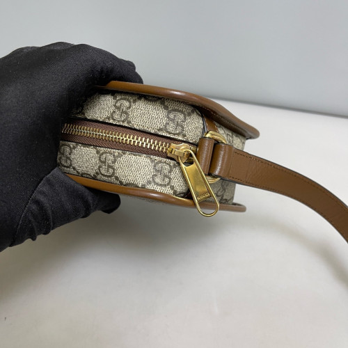 Gucci Camera Case GG Supreme Monogram Tan