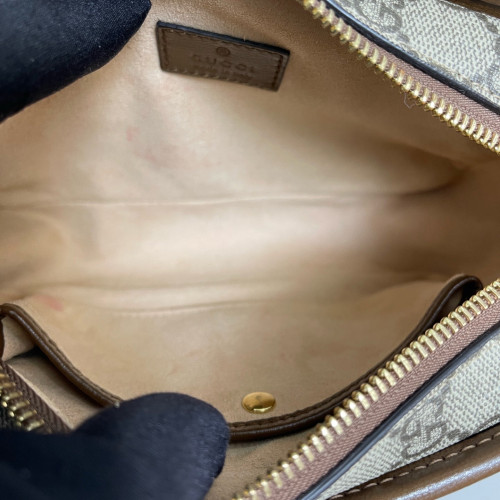 Gucci Camera Case GG Supreme Monogram Tan