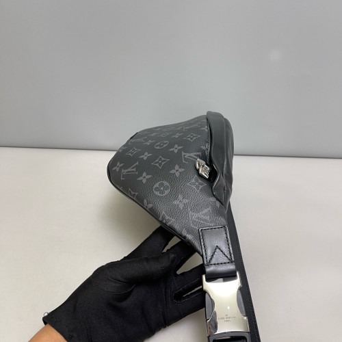 Louis Vuitton Discovery Bumbag Monogram Black