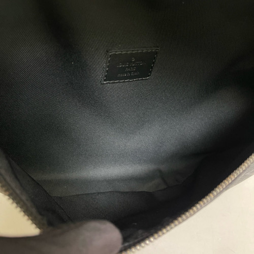 Louis Vuitton Discovery Bumbag Monogram Black
