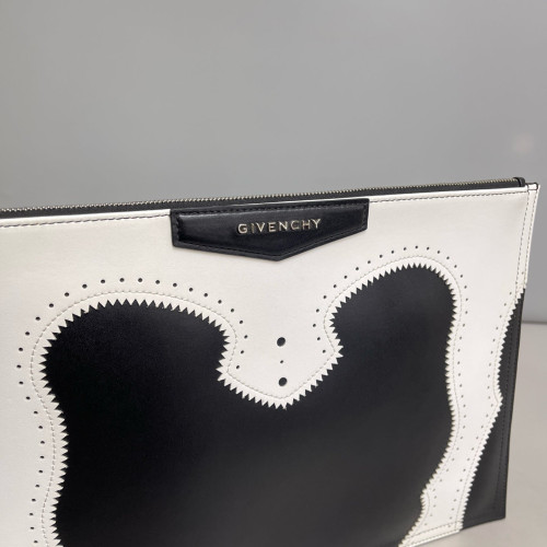 Givenchy Clutch Calfskin Black White