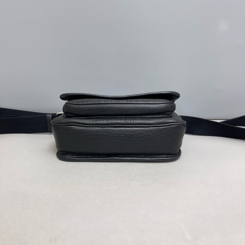 Yves Saint Laurent Baby Niki Chain Calfskin Black