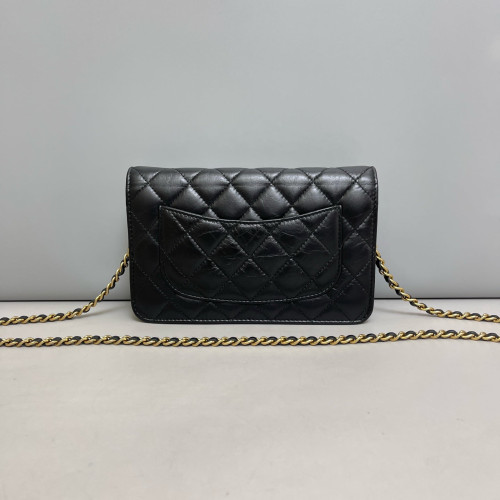 Chanel Quilted Badge 2.55 Reissue Wallet On Chain WOC Crumpled Calfskin Black