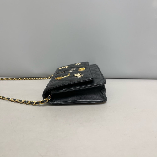 Chanel Quilted Badge 2.55 Reissue Wallet On Chain WOC Crumpled Calfskin Black