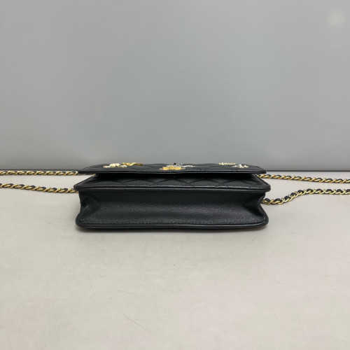 Chanel Quilted Badge 2.55 Reissue Wallet On Chain WOC Crumpled Calfskin Black