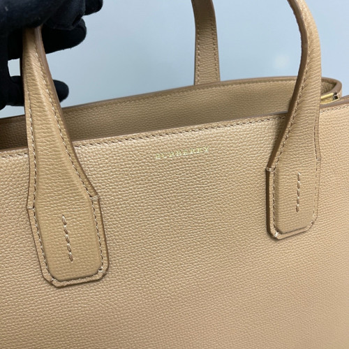 Burberry Medium Banner Tote Calfskin House Check Natural Tan Beige Black
