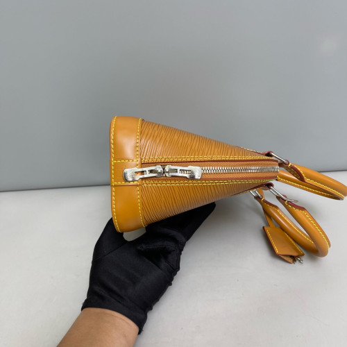 Louis Vuitton Alma BB Epi Tan