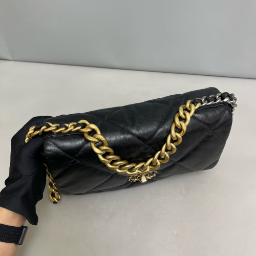 Chanel Quilted Medium 19 Flap Lambskin Black