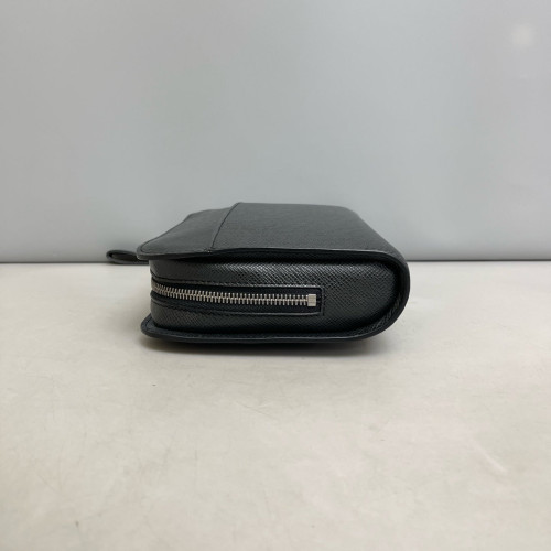 Louis Vuitton Clutch Saffiano Calfskin Black Louis Vuitton Clutch Saffiano Calfskin Black