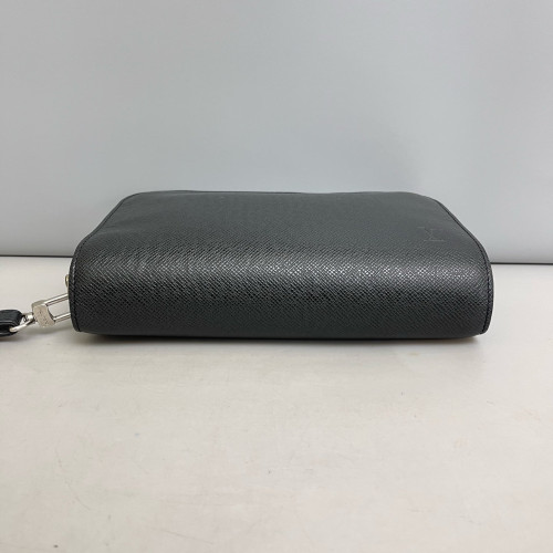 Louis Vuitton Clutch Saffiano Calfskin Black Louis Vuitton Clutch Saffiano Calfskin Black