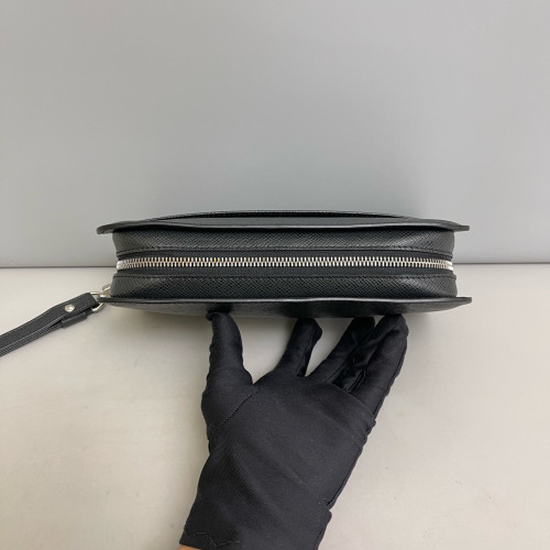 Louis Vuitton Clutch Saffiano Calfskin Black Louis Vuitton Clutch Saffiano Calfskin Black