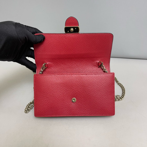 Gucci Interlocking G Chain Wallet Grained Calfskin Red