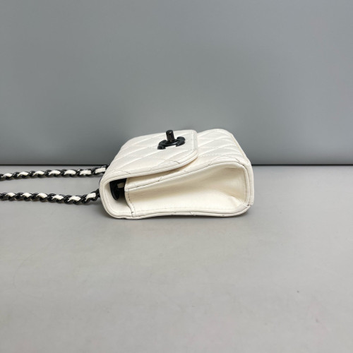 Chanel Quilted Mini Trendy CC Clutch With Chain Lambskin White