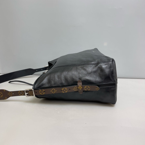 Louis Vuitton Carryall Travel Calfskin Black