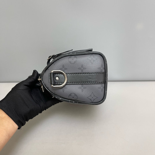 Louis Vuitton Keepall Bandouliere 25 Monogram Eclipse Black