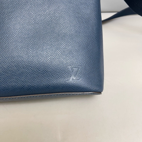 Louis Vuitton Messenger Calfskin Blue
