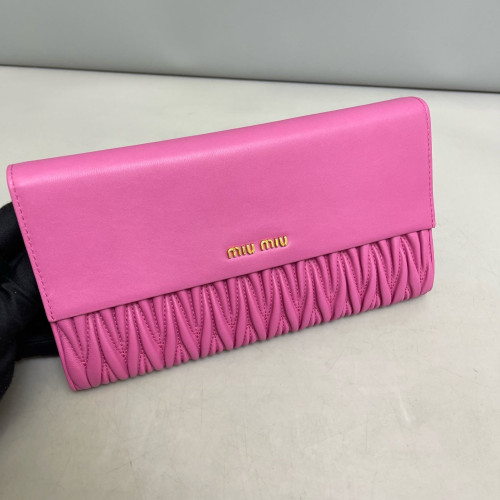 Miu Miu Clutch Nappa Crumpled Lambskin Pink