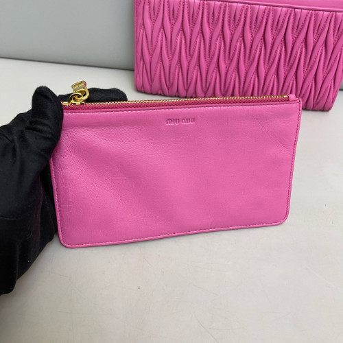Miu Miu Clutch Nappa Crumpled Lambskin Pink