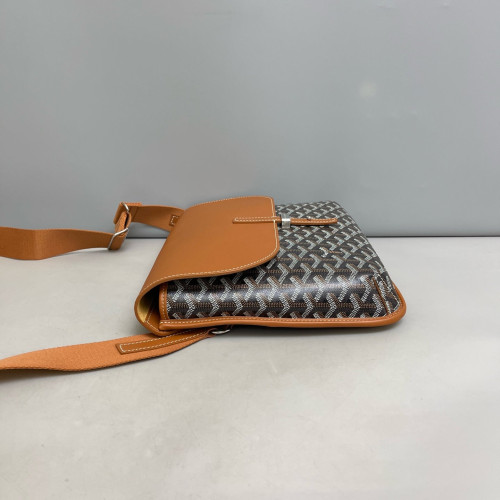 Goyard Messenger Goyardine Brown
