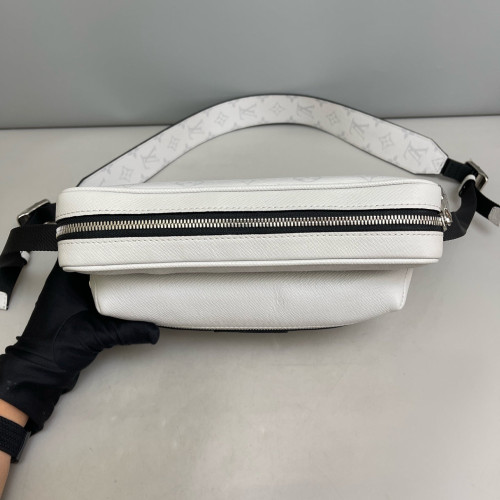 Louis Vuitton Outdoor Messenger GM Monogram Titanium White