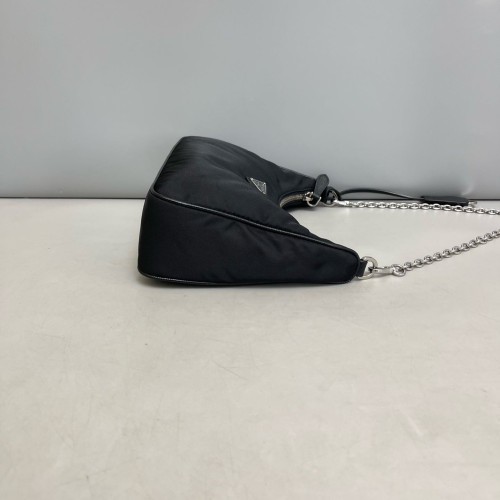Prada Re-Edition 2005 Shoulder Bag Nylon Black