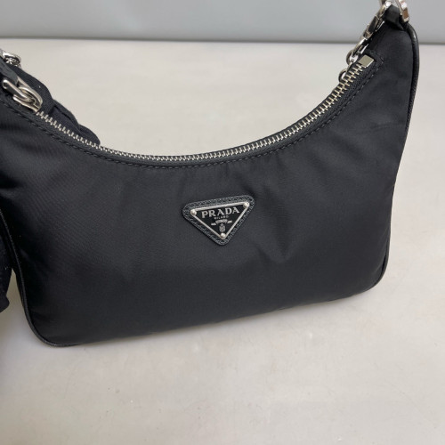 Prada Re-Edition 2005 Shoulder Bag Nylon Black
