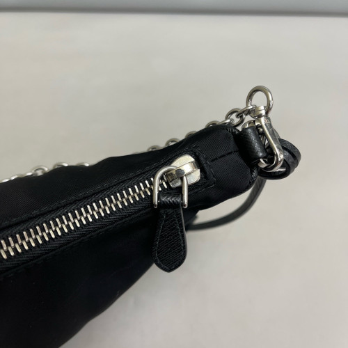 Prada Re-Edition 2005 Shoulder Bag Nylon Black