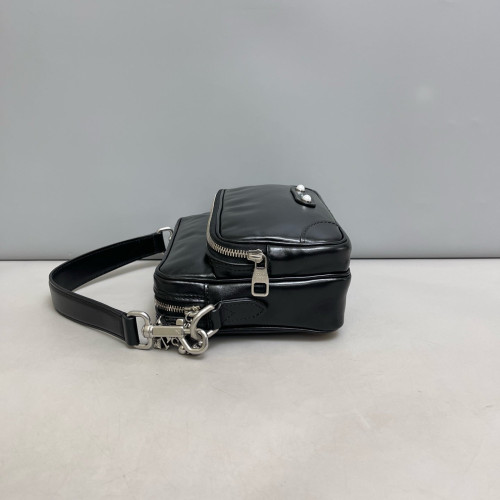 Louis Vuitton Nil Messenger Calfskin Black
