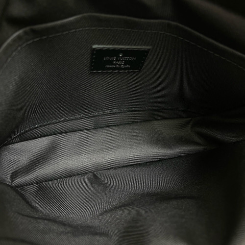 Louis Vuitton Nil Messenger Calfskin Black
