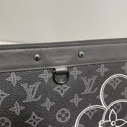 Louis Vuitton Discovery Pochette GM Monogram Eclipse Graphite Light Grey