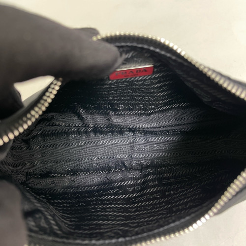 Prada Re-Edition 2005 Shoulder Bag Nylon Black