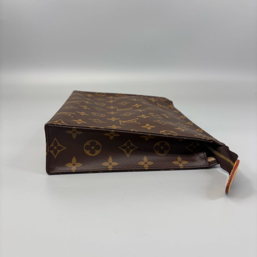 Louis Vuitton Toiletry Pouch 26 Monogram Brown