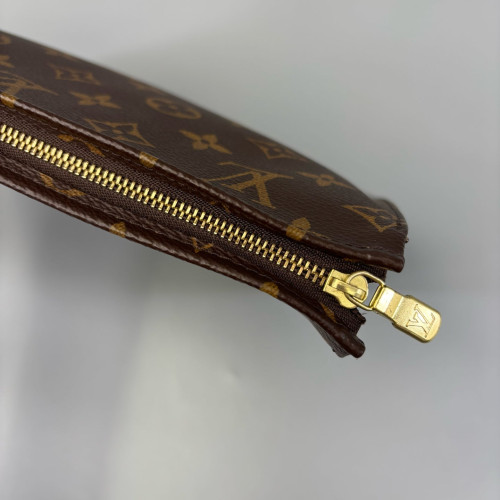 Louis Vuitton Toiletry Pouch 26 Monogram Brown