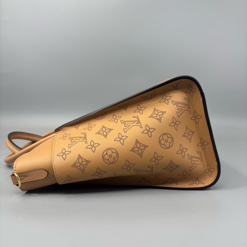 Louis Vuitton On My Side GM Calfskin Brown