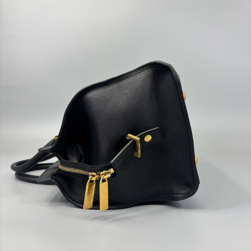 Yves Saint Laurent Medium Cabas Chyc Calfskin Black