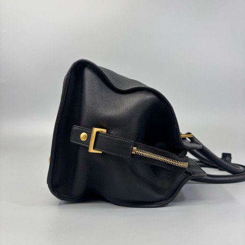 Yves Saint Laurent Medium Cabas Chyc Calfskin Black