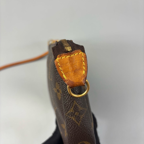 Louis Vuitton Pochette Accessories 22 Monogram Brown