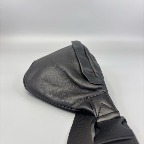 Louis Vuitton Discovery Bumbag Monogram Empreinte Black
