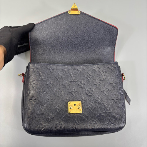 Louis Vuitton Pochette Metis Monogram Empreinte Black Red