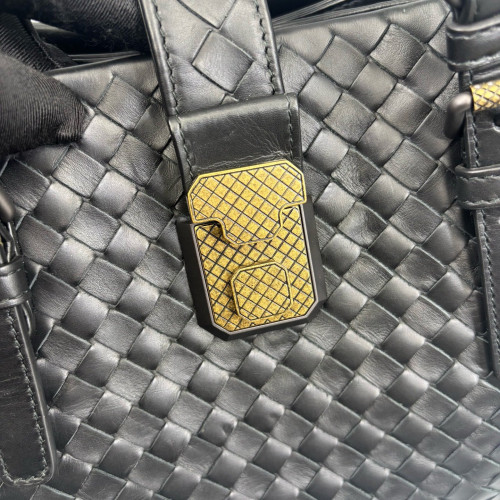 Bottega Veneta Small Roma Tote Bag Calfskin Intrecciato Black