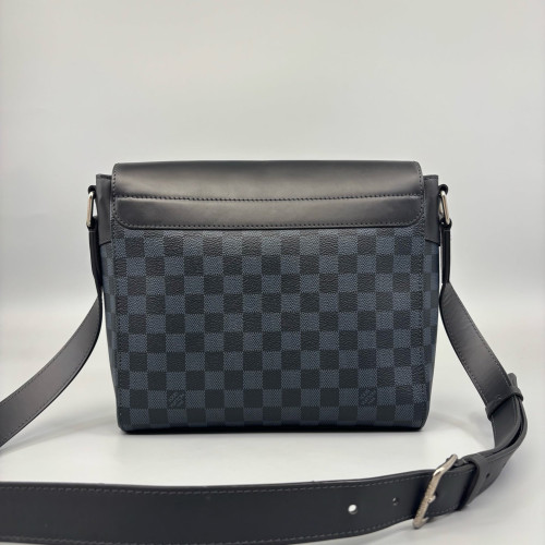 Louis Vuitton Messenger Damier Graphite Black