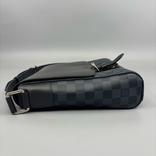 Louis Vuitton Messenger Damier Graphite Black