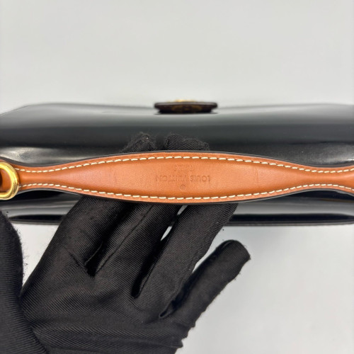 Louis Vuitton Cherrywood BB Vernis Monogram Black