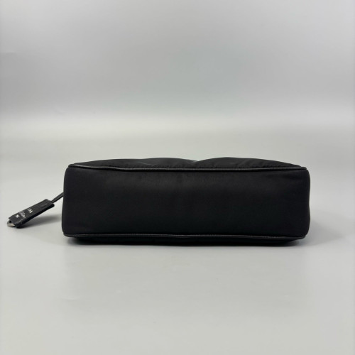 Prada Re-Edition 2005 Shoulder Bag Tessuto Nylon Black