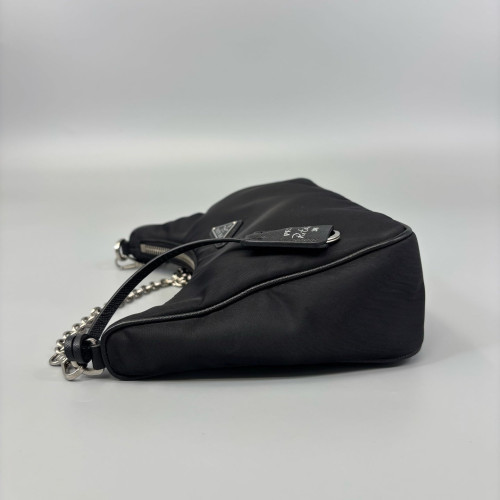 Prada Re-Edition 2005 Shoulder Bag Tessuto Nylon Black