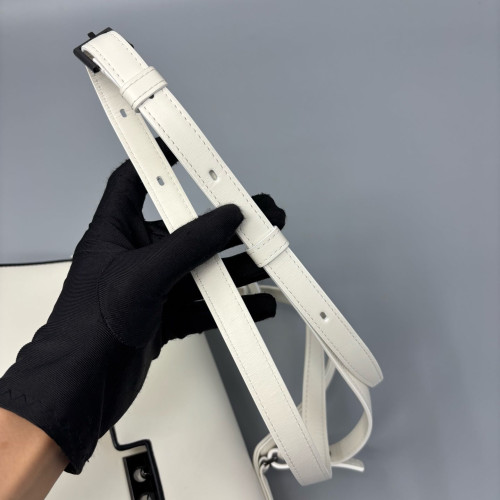 Delvaux Tempete MM Smooth Calfskin White