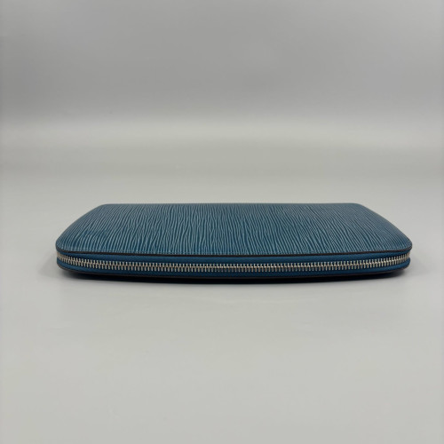 Louis Vuitton Clutch Epi Blue