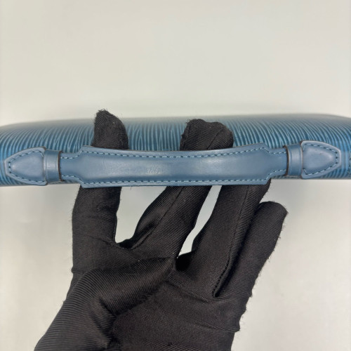 Louis Vuitton Clutch Epi Blue