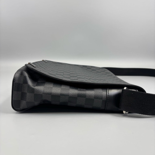 Louis Vuitton District NM Messenger MM Damier Graphite Black
