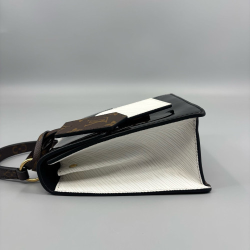 Louis Vuitton Spring Street Vernis Black Louis Vuitton Spring Street Vernis Black